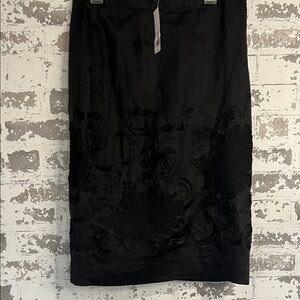 Elegant Black Embroidered Pencil Skirt NWT